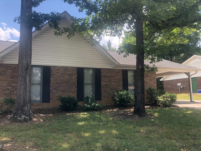 Building Photo - 111 Williamson St