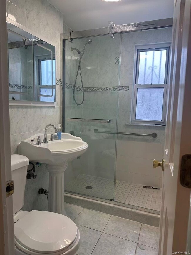 Building Photo - 83-09 57th Ave