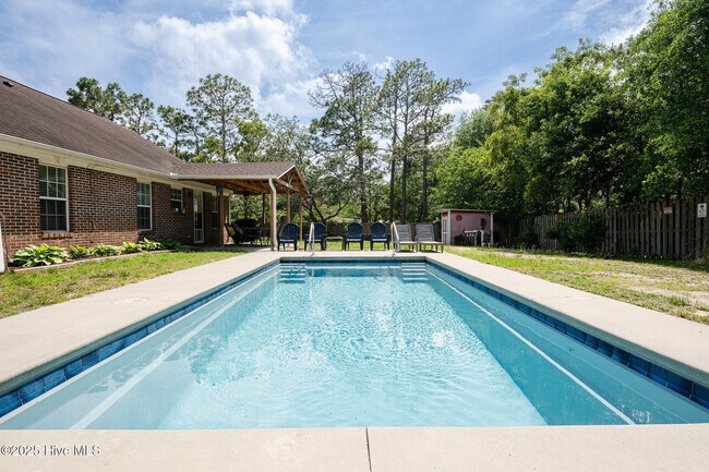 Building Photo - 316 Raye Dr