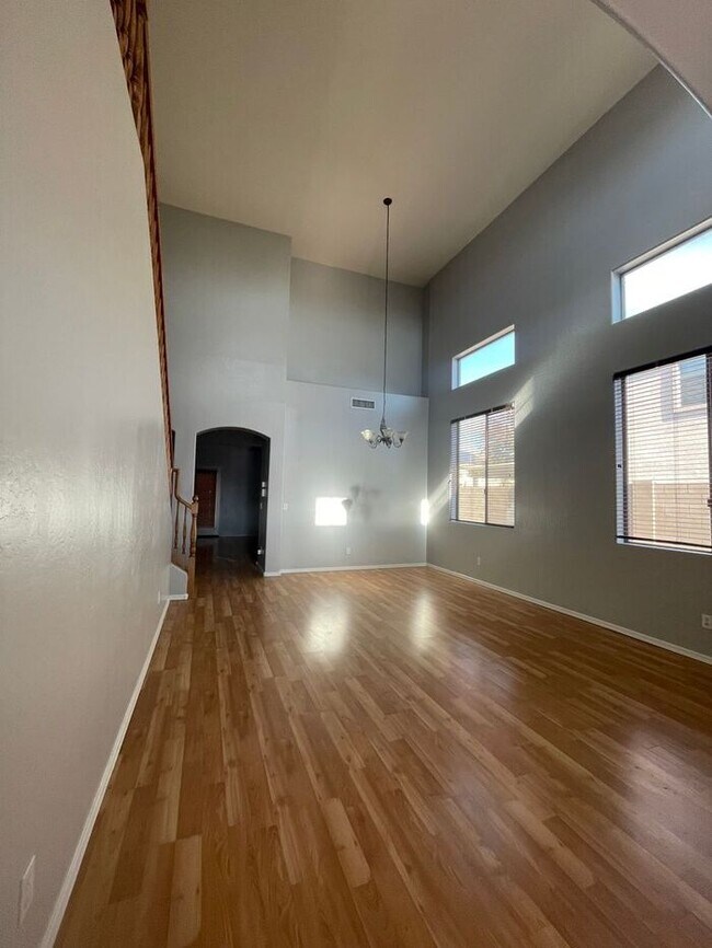 Building Photo - COMING SOON- Beautiful 2 Story Home, 5 Bed, 3 Bath in Gilbert, AZ