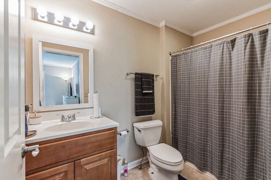 Building Photo - 1208 Seachase Ln