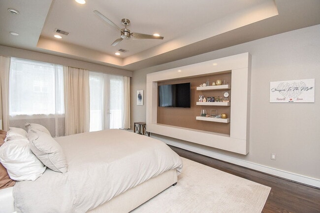 Building Photo - 1211 Rosine St