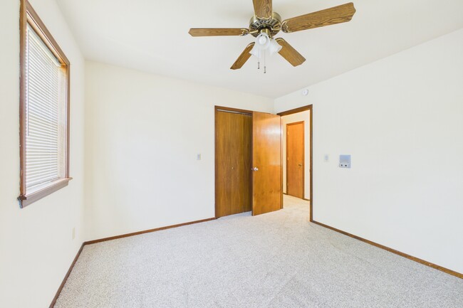Building Photo - 706 Elizabeth Dr
