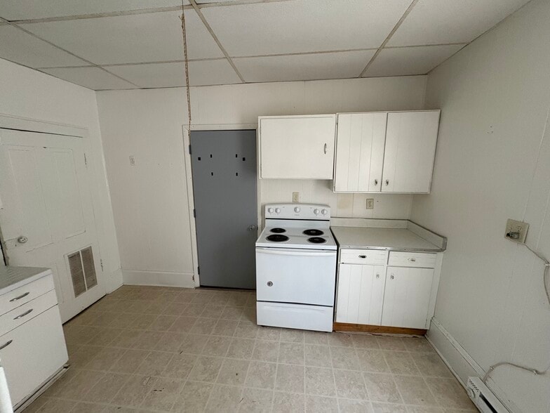 Building Photo - 703 W Briggs Ave