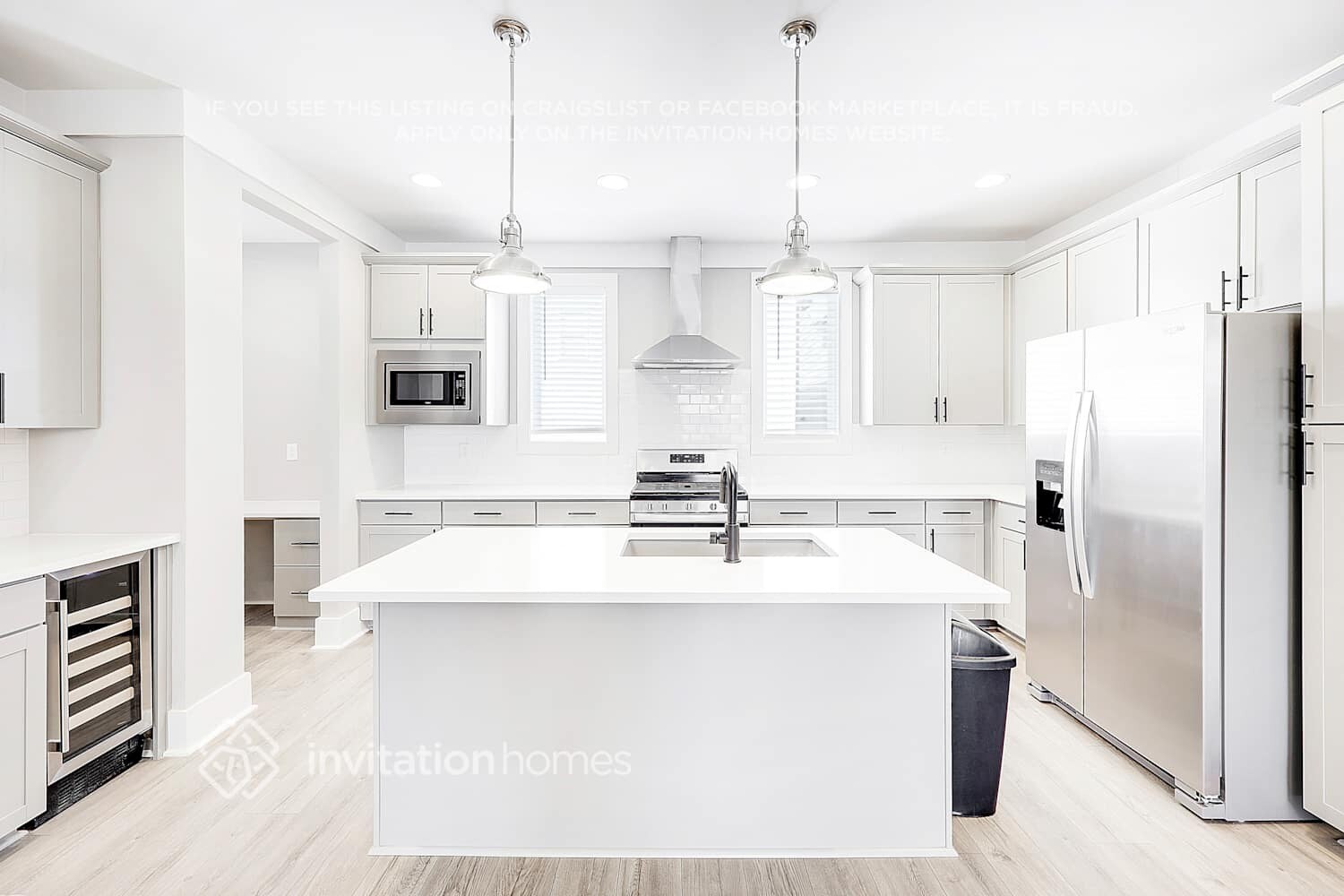 Building Photo - 647 Vernon Ave