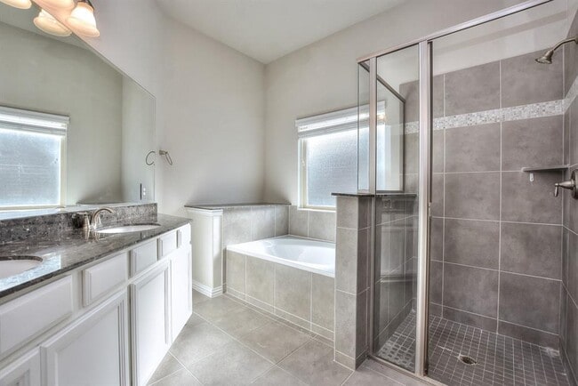 Building Photo - 409 Bluehaw Dr