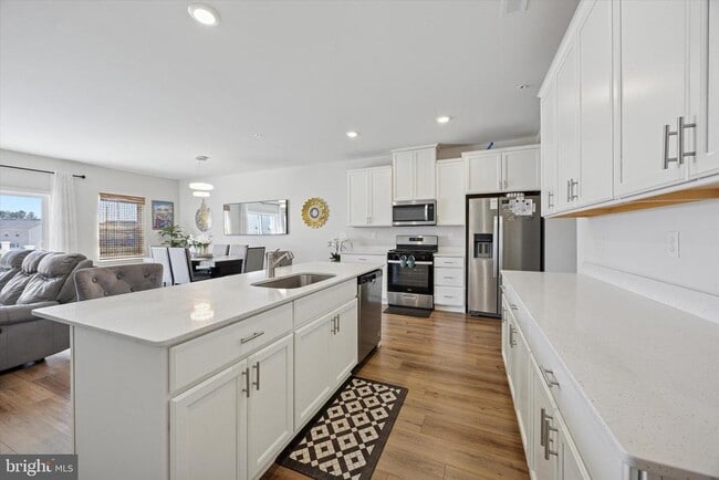 Building Photo - 68 Painters Wy