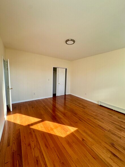 Building Photo - 1820 Unionport Rd