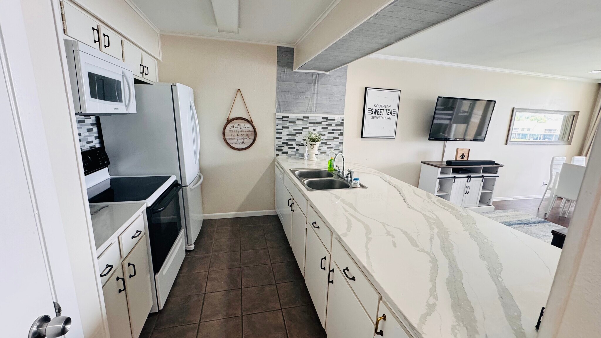 Building Photo - 12600 Melville Dr