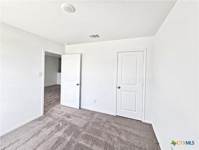 Building Photo - 805 Riviera Ct