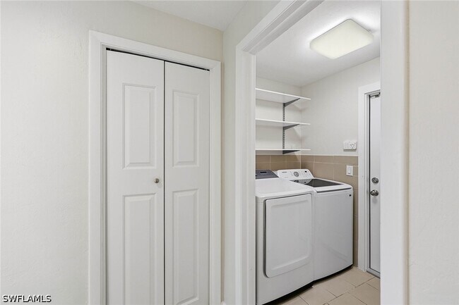 Building Photo - 799 Caribbean Ct