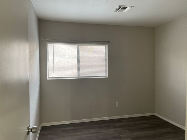 Building Photo - Rita Ranch Charmer 3Bdm 2Ba home, availabl...