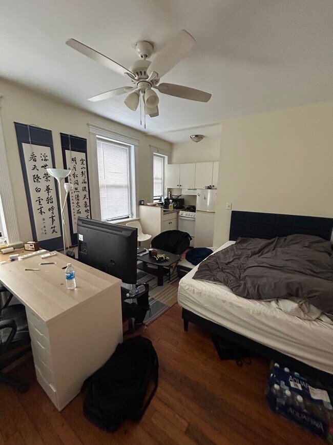 Building Photo - Great cozy Studio apartment!