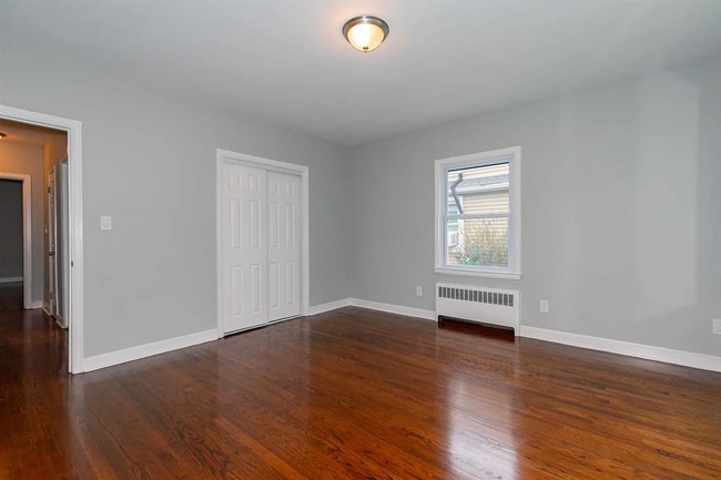 Building Photo - 35 Clark St