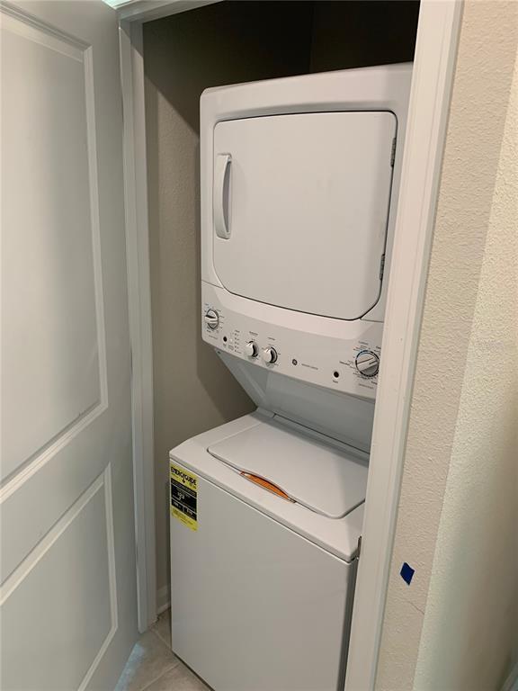 Building Photo - 16440 Champlain St