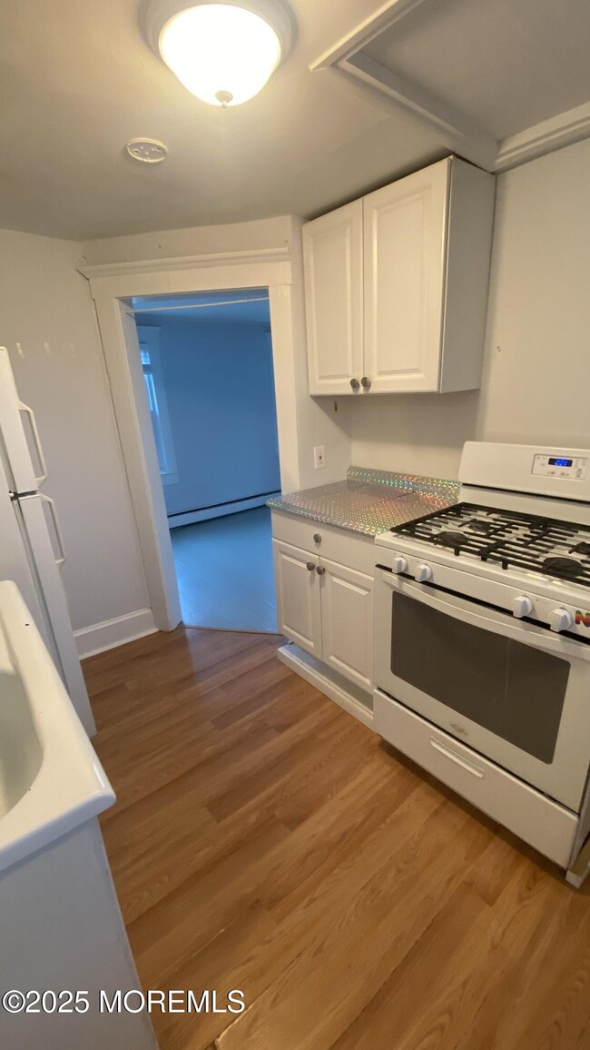 Building Photo - 309 Hume St