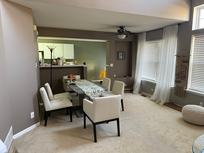 Building Photo - 160 Crescent Ln