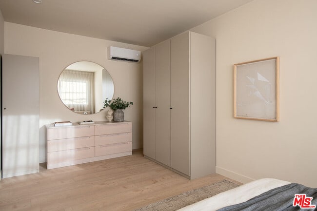 Building Photo - 4205 Blanchard St