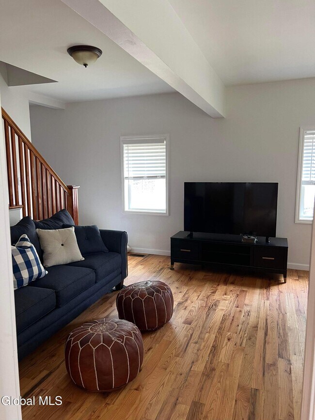 Building Photo - 165 Lake Ave