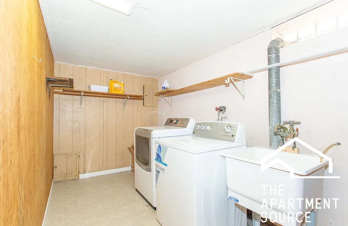 Building Photo - 7407 N California Ave