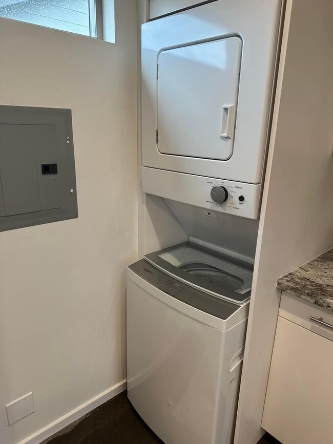 Building Photo - 2547 Avery Ct