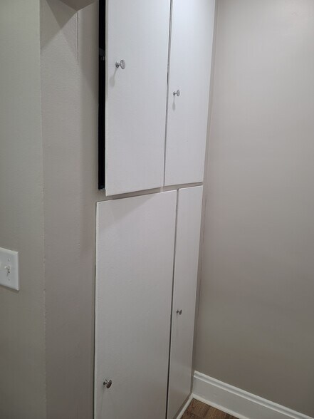 Building Photo - 111 Haldy Ave