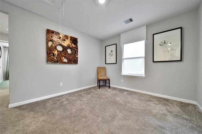 Building Photo - 3306 Forest Dr