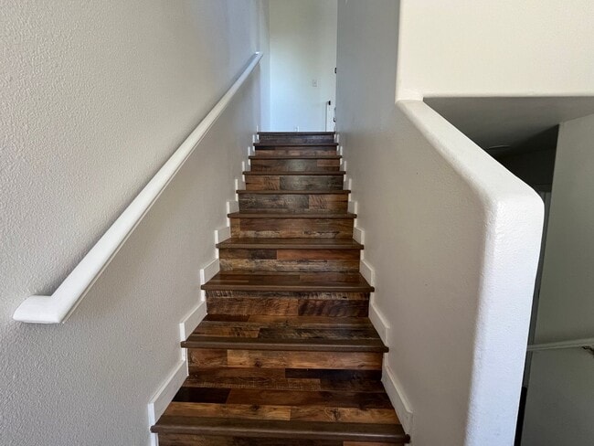 Building Photo - Paso Robles Townhouse, close to downtown!