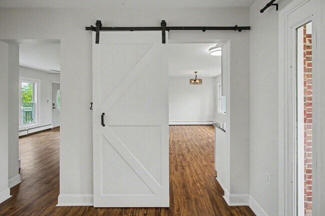 Building Photo - 415 Mountain View Rd