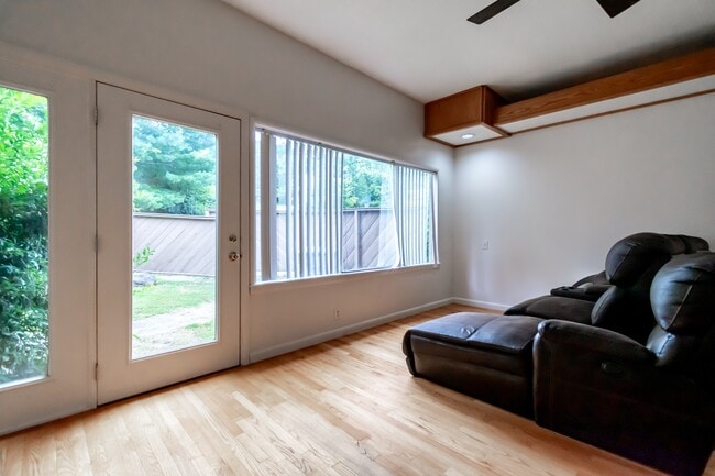Building Photo - 1818 W Ora Dr