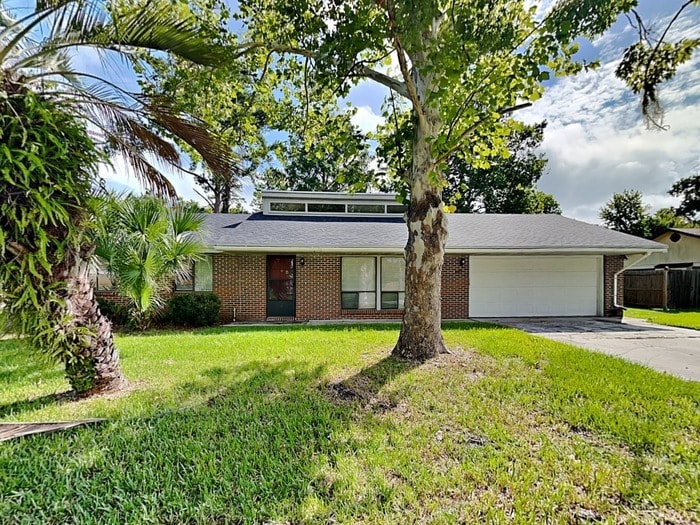 Building Photo - 1685 Farm Way