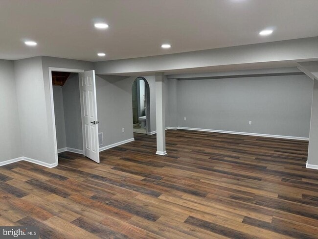 Building Photo - 6111 Richmanor Terrace