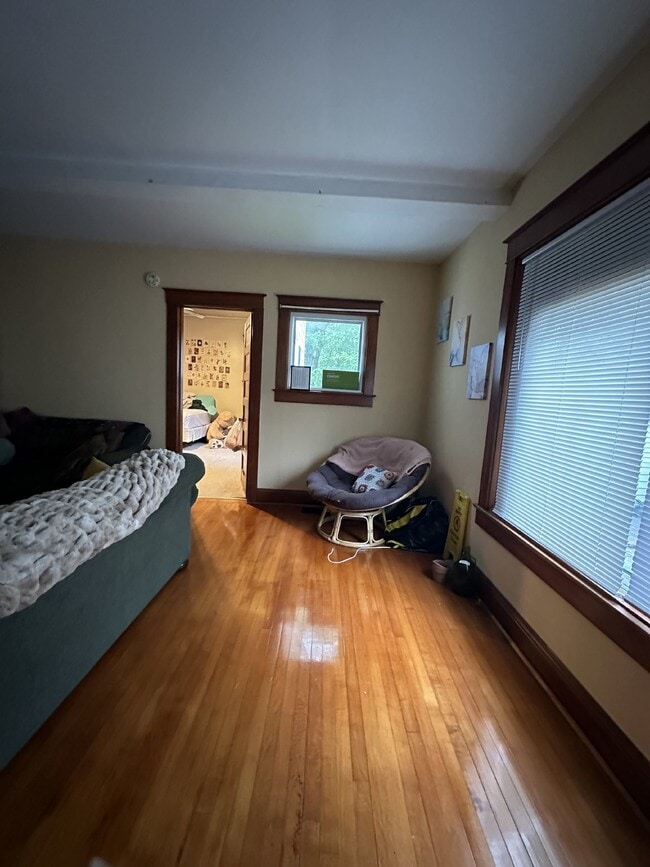 Building Photo - Nice 3 Bed 1 Bath near UWEC! Available Jun...