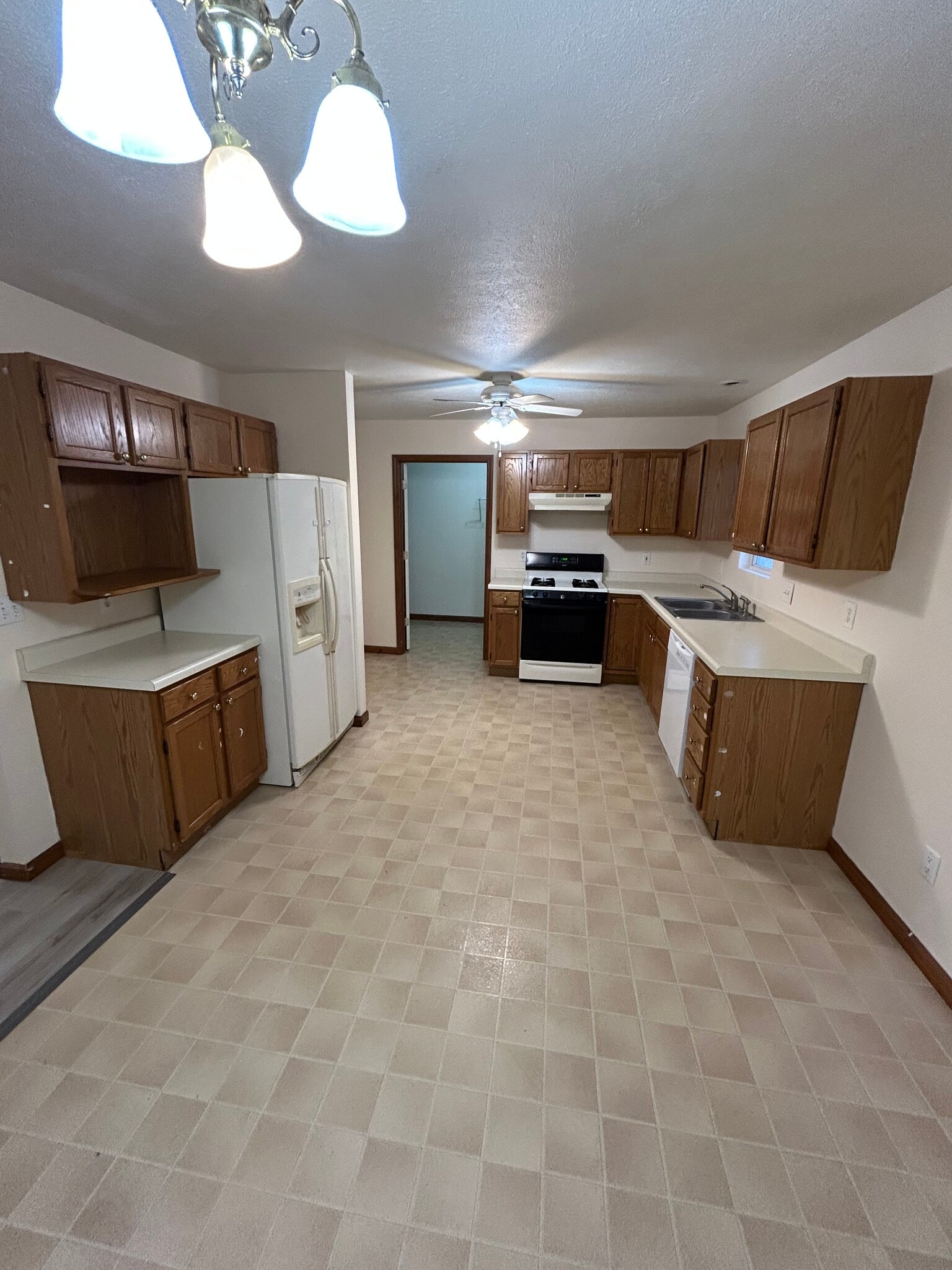 Building Photo - 303 N 4th St