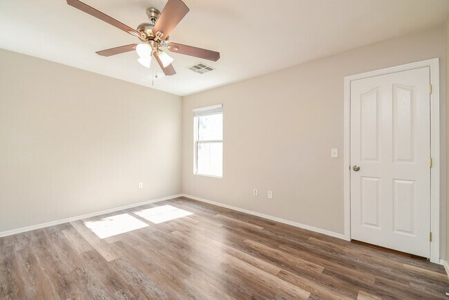 Building Photo - 1469 S Hawk Ln