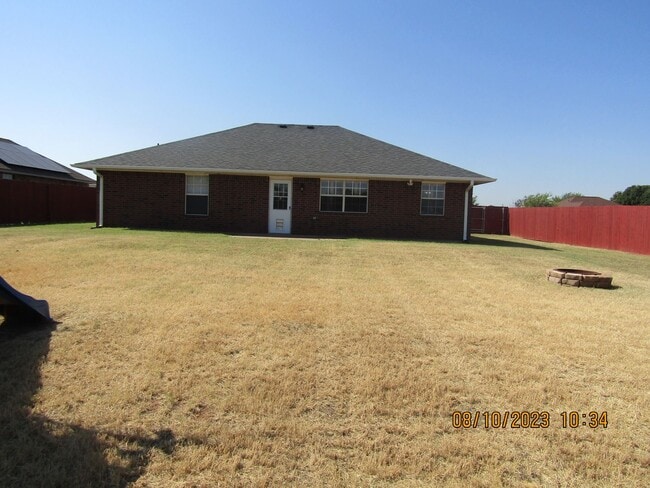 Building Photo - PETS ARE NEGOTIABLE WITH OWNER APPROVAL