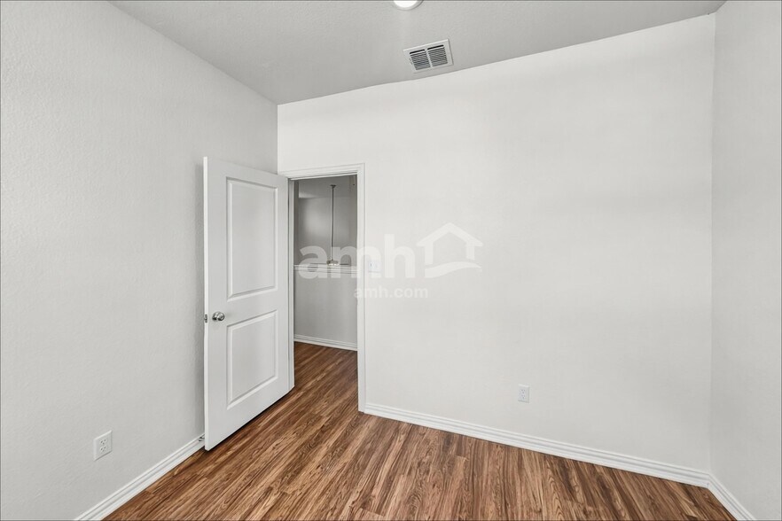 Building Photo - 384 Aspen Waters