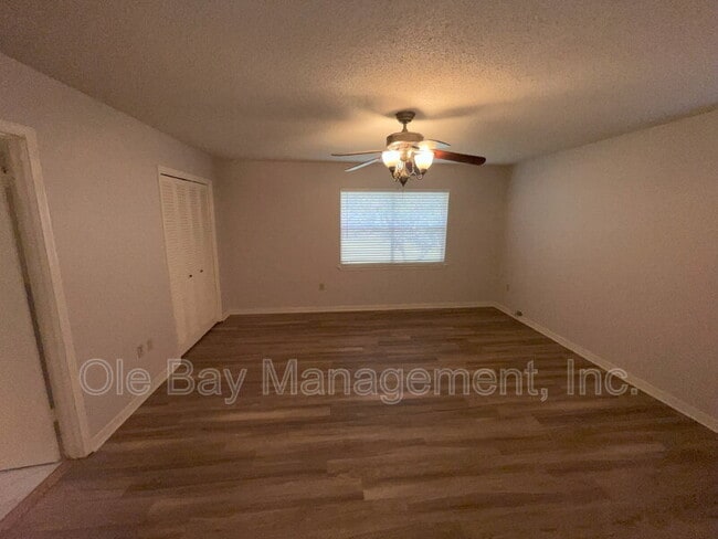 Building Photo - 613 Vaughn Dr N