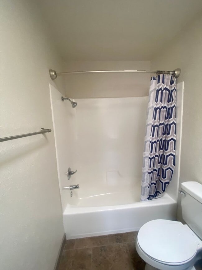 Building Photo - Cute Townhouse in Telshor Area, Available Now!!!!