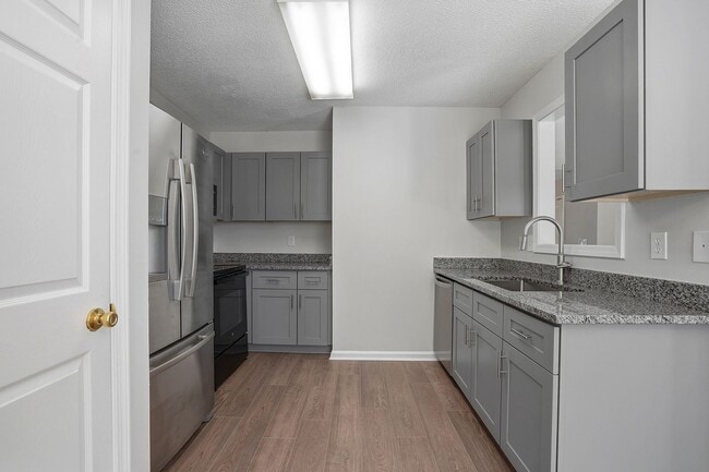 Building Photo - RANCH HOME with 3 bedrooms and 2 baths-CONVENIENT LOCATION