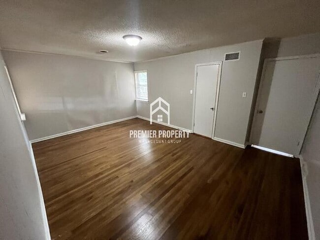 Building Photo - 1367 Bonnie Dr