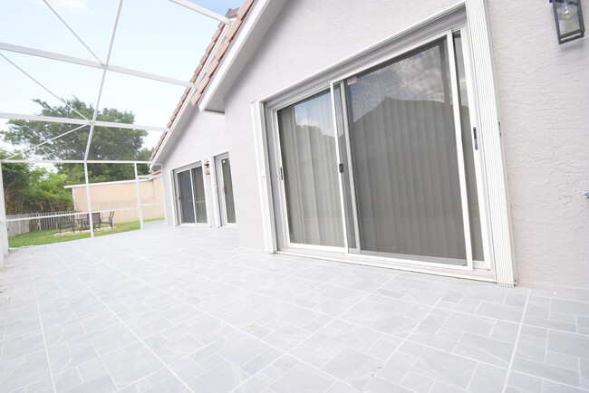 Building Photo - 11071 Baybreeze Way