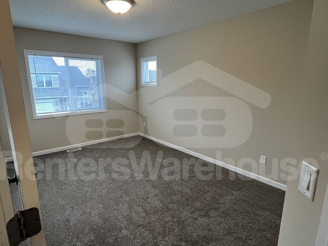 Building Photo - 6953 99th Ct S