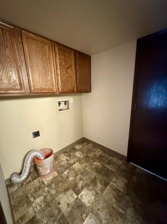 Building Photo - Vista Grande Terrace/4 Bedroom Home