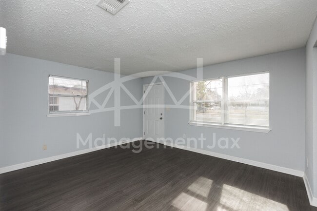 Building Photo - 2661 W 25th St