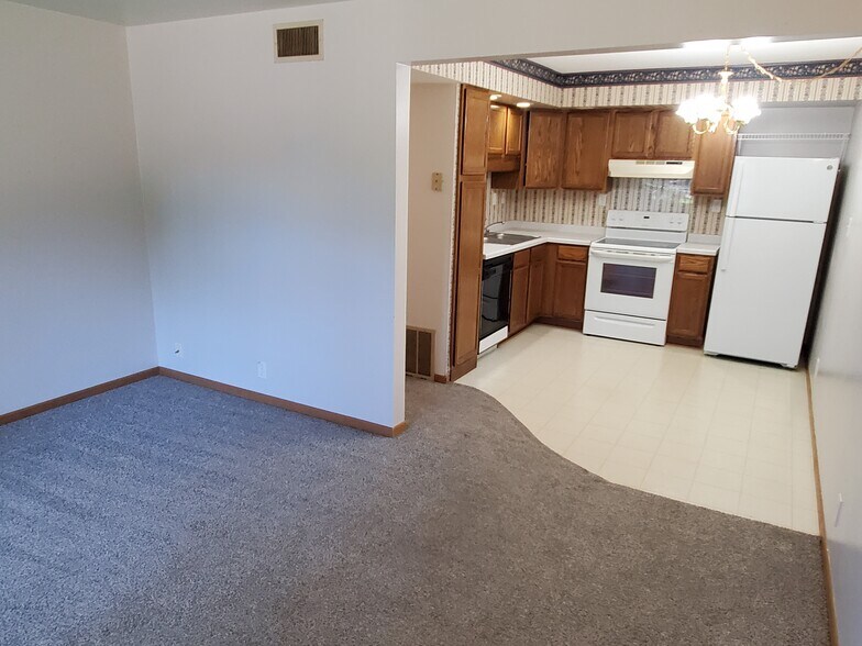 Building Photo - 2310 Radtke Ave