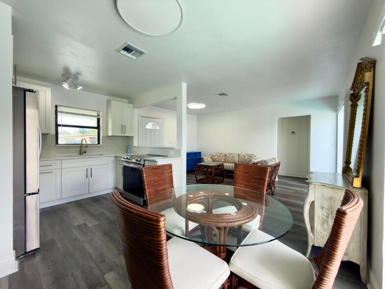 Building Photo - 210 Ocean Pky