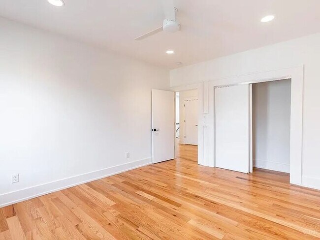 Building Photo - 1325 Knowlton St