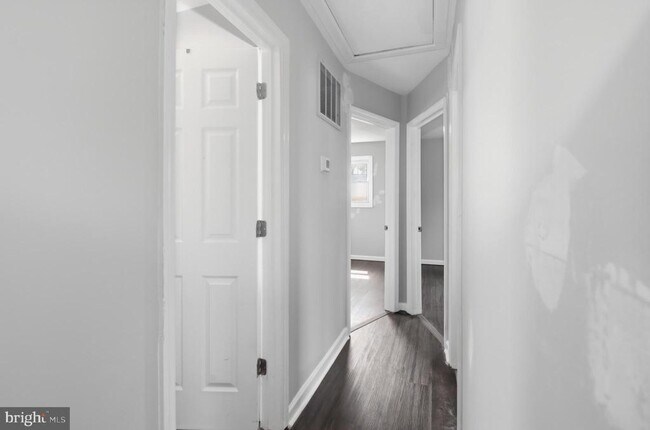 Building Photo - 4 Coville Dr