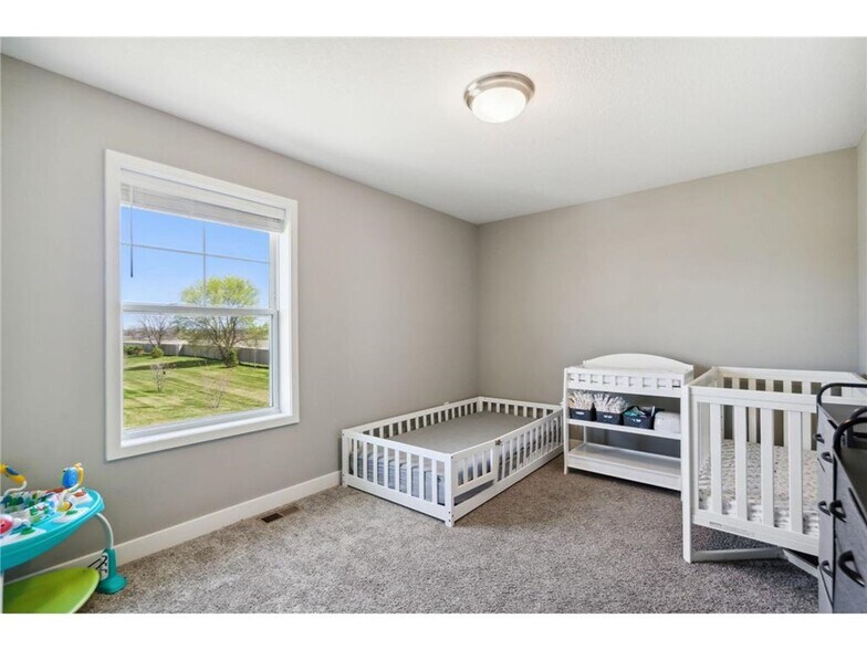 Building Photo - 2128 Ada Dr